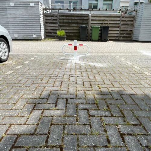 Parkeerbeugel model WR 12 Voorkom fout parkeren op uw terrein met neerklapbare parkeerbeugels